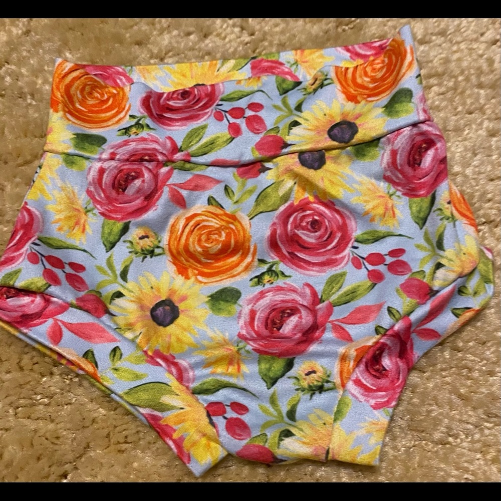 Size 3/6 months bummies